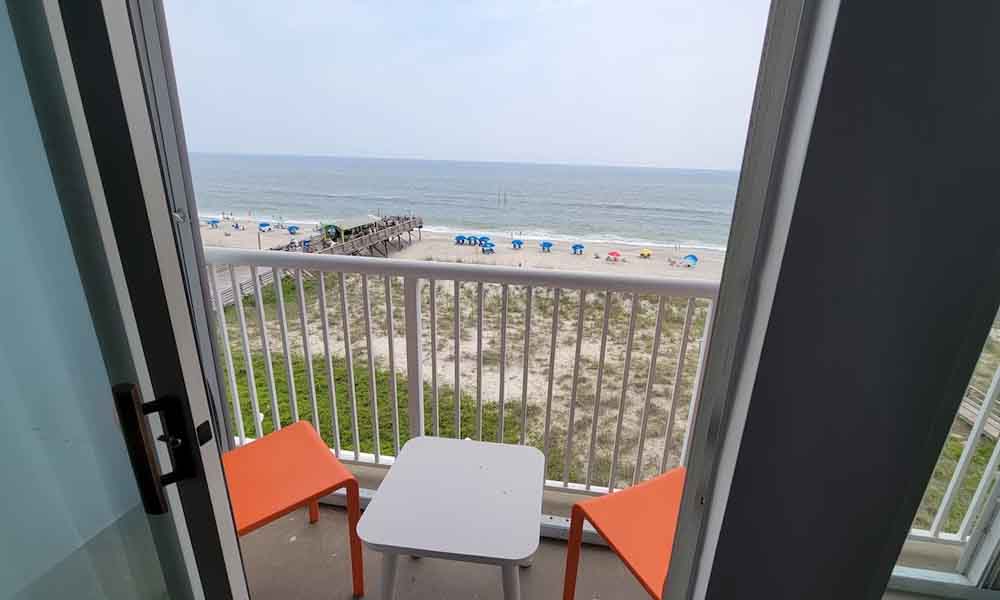 Carolina-Beach-Oceanfront-Hotels-With-Balcony