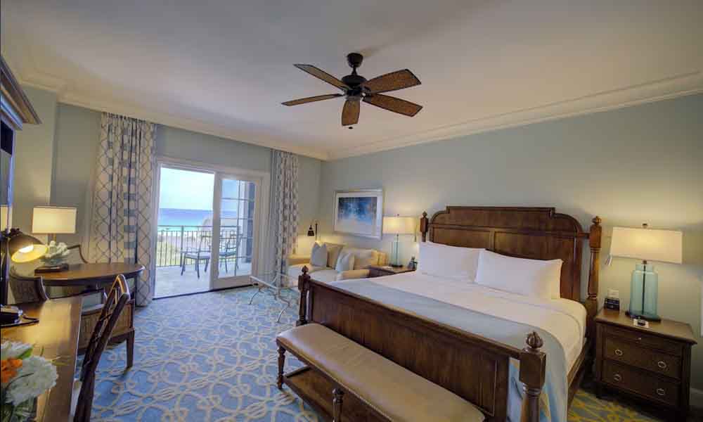 destin-florida-hotels-on the beach with balcony