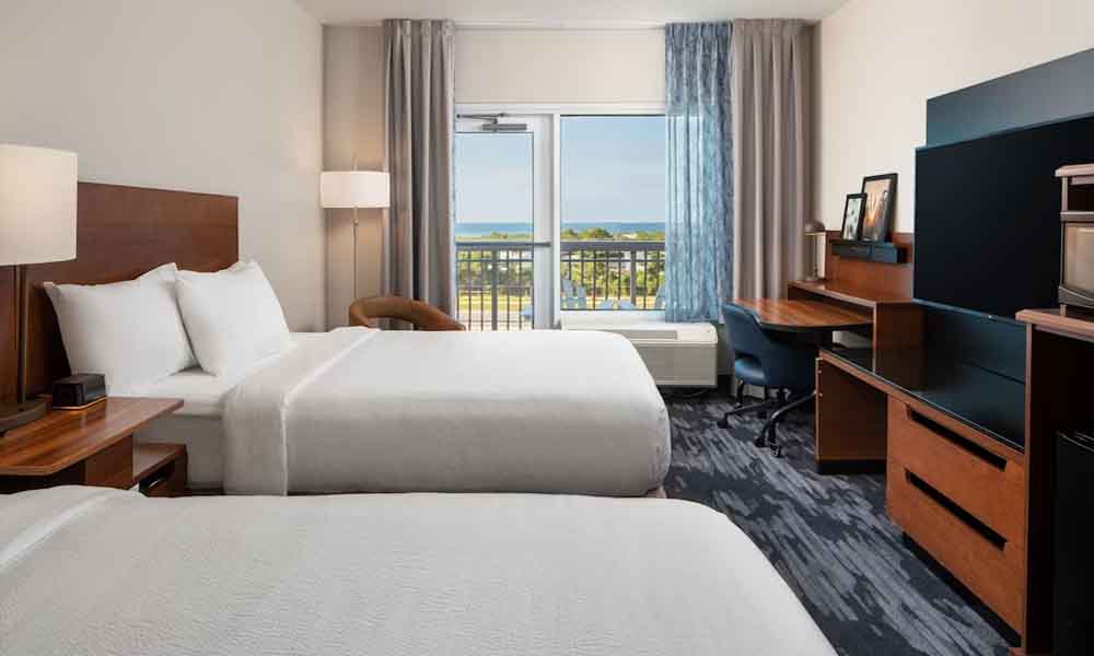 destin florida hotels on-the-beach-with-balcony