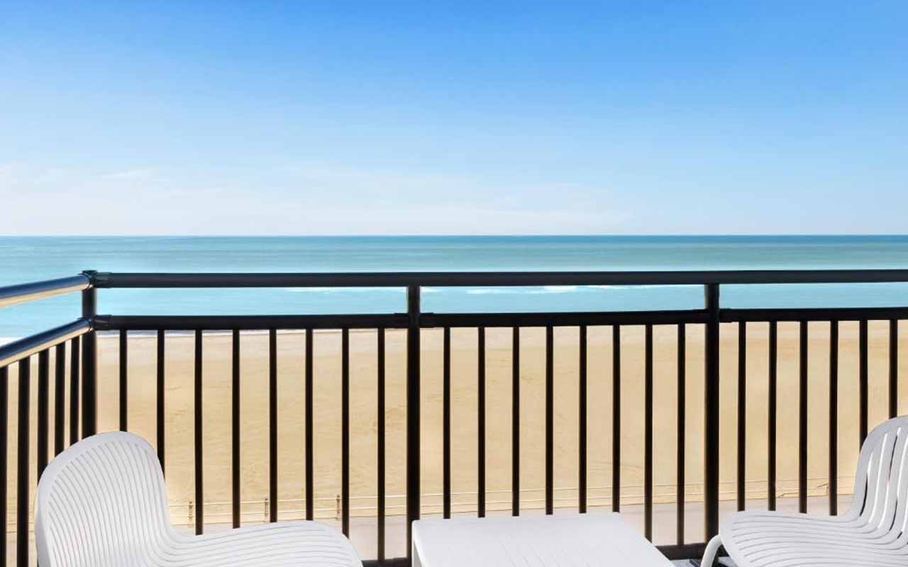 virginia-beach-hotels-oceanfront-with balcony