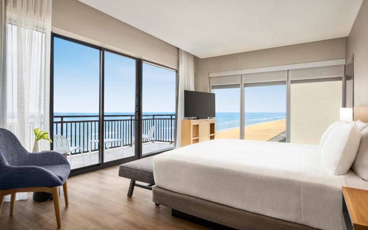 virginia-beach-hotels-oceanfront with balcony