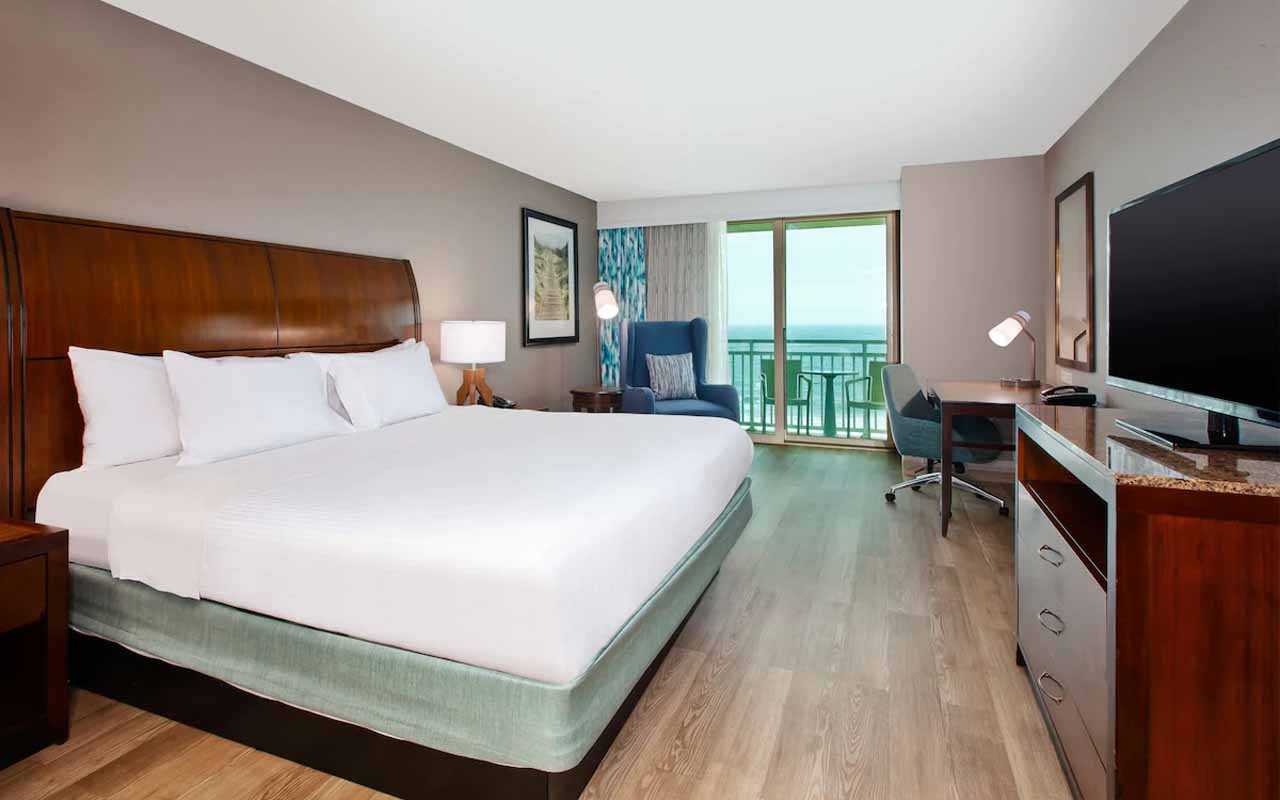 virginia beach-oceanfront-hotels-with-balcony
