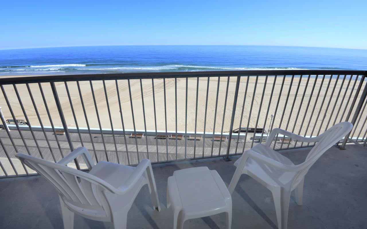 ocean city maryland boardwalk hotel-with balcony