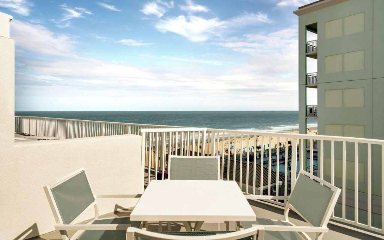 ocean city maryland boardwalk-hotel-with balcony