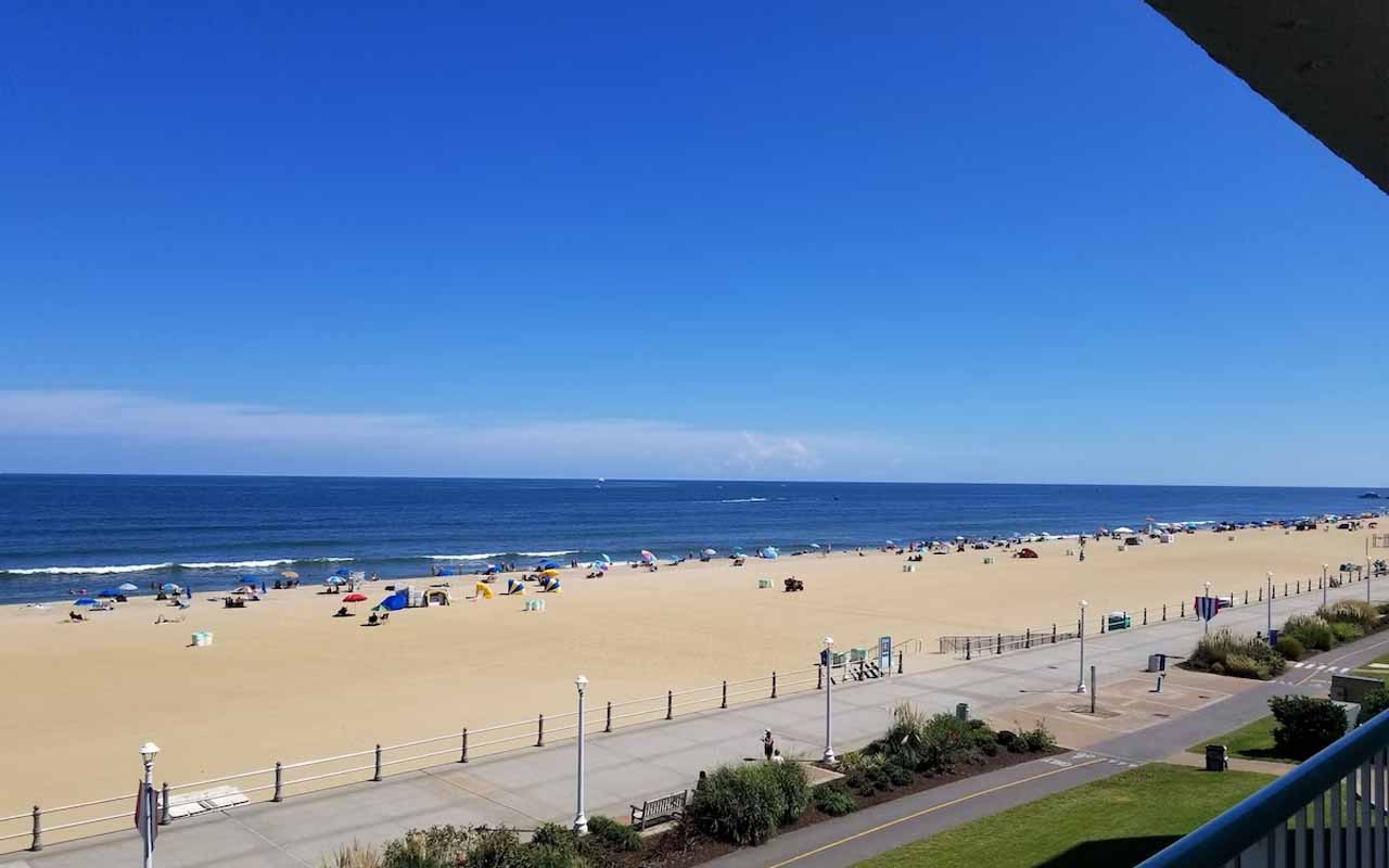 virginia-beach-hotels-oceanfront with-balconies