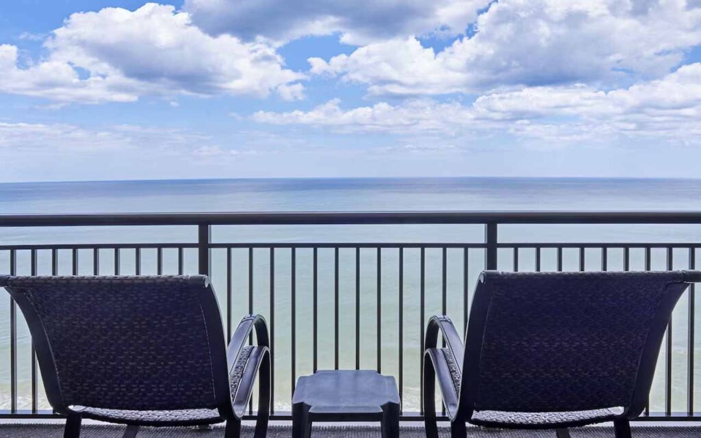 myrtle-beach-oceanfront-hotel-with balconies