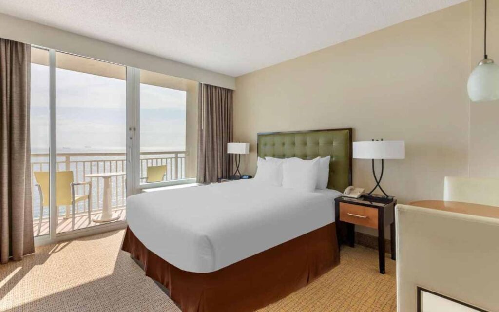 virginia-beach oceanfront hotels with balcony