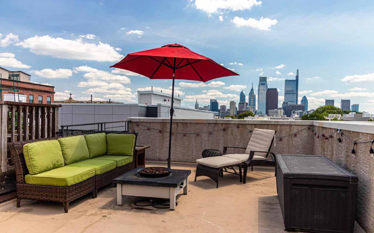 Philadelphia Hotel With Balcony