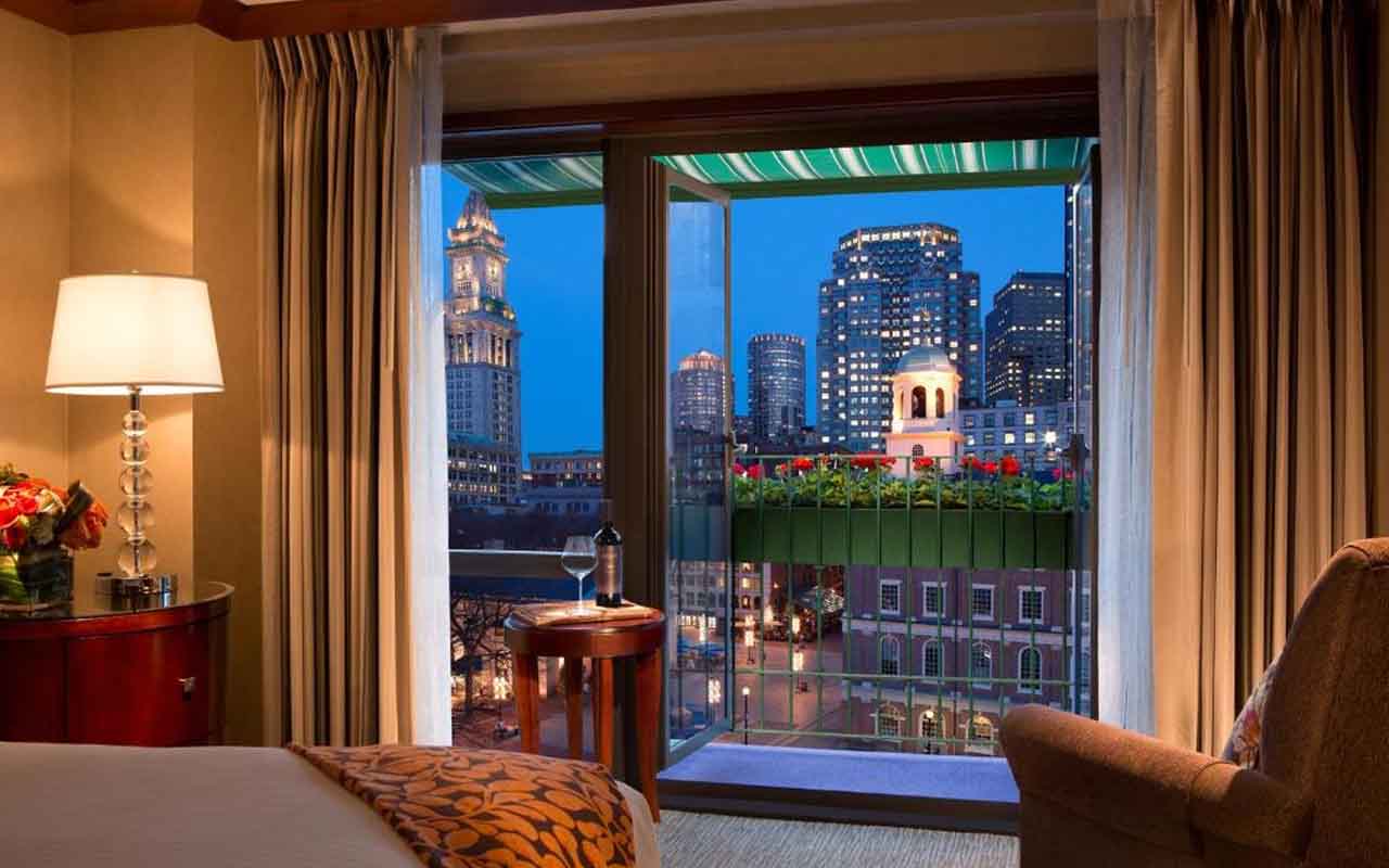 boston-hotels-with-balcony