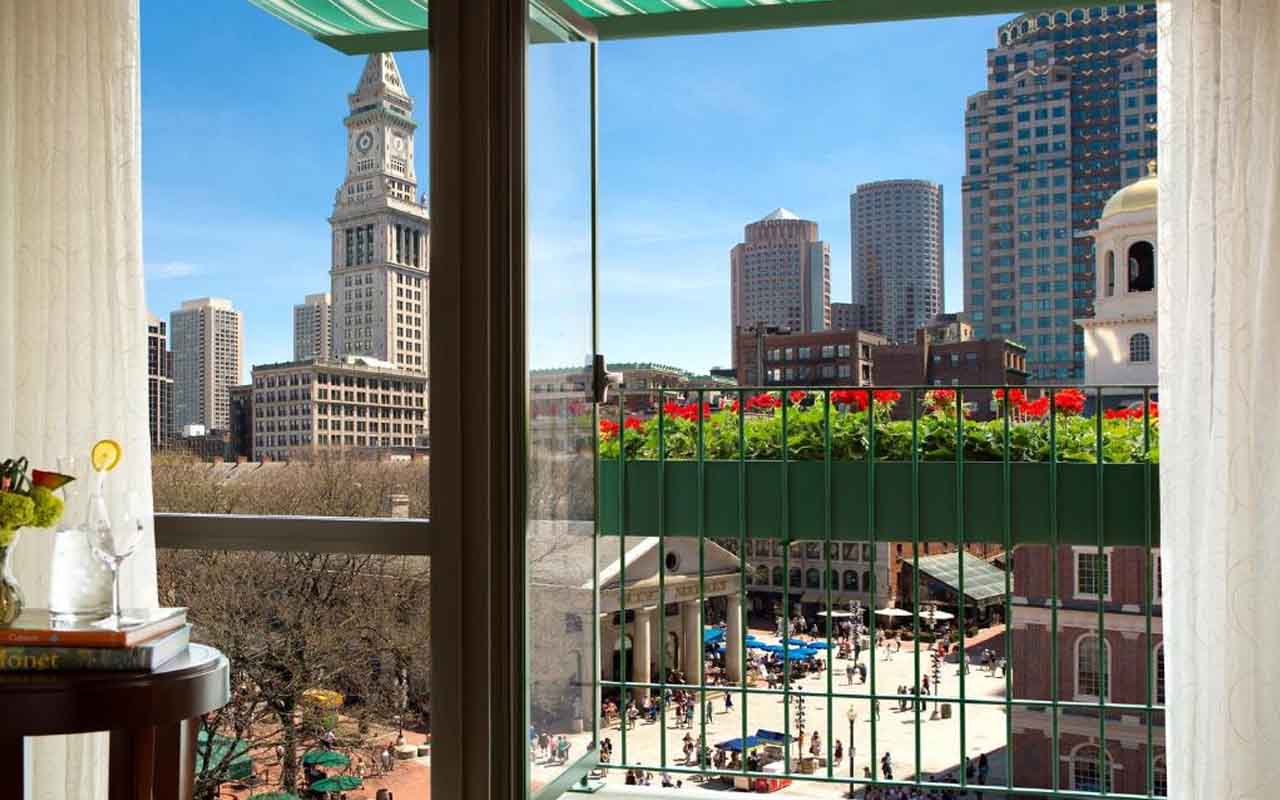 boston-hotels-with balcony