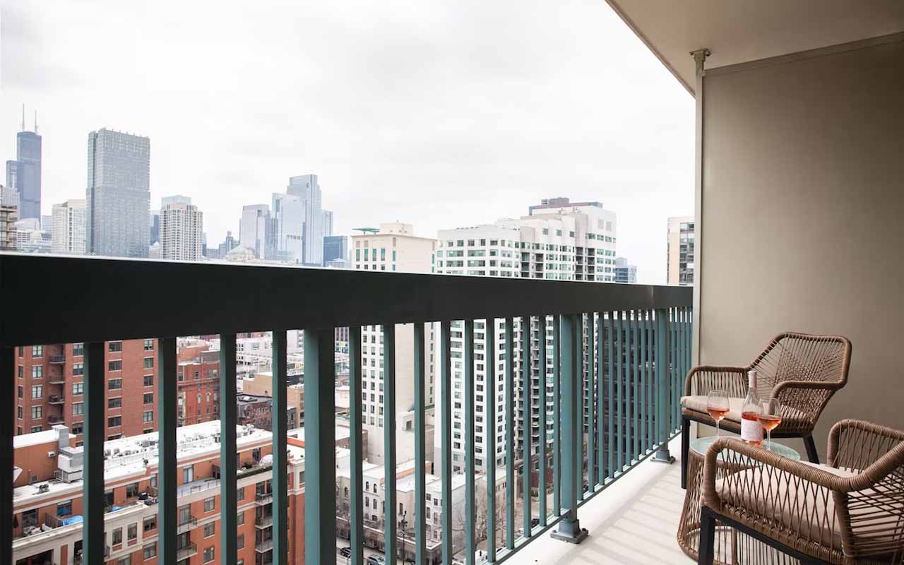 chicago hotels with balcony