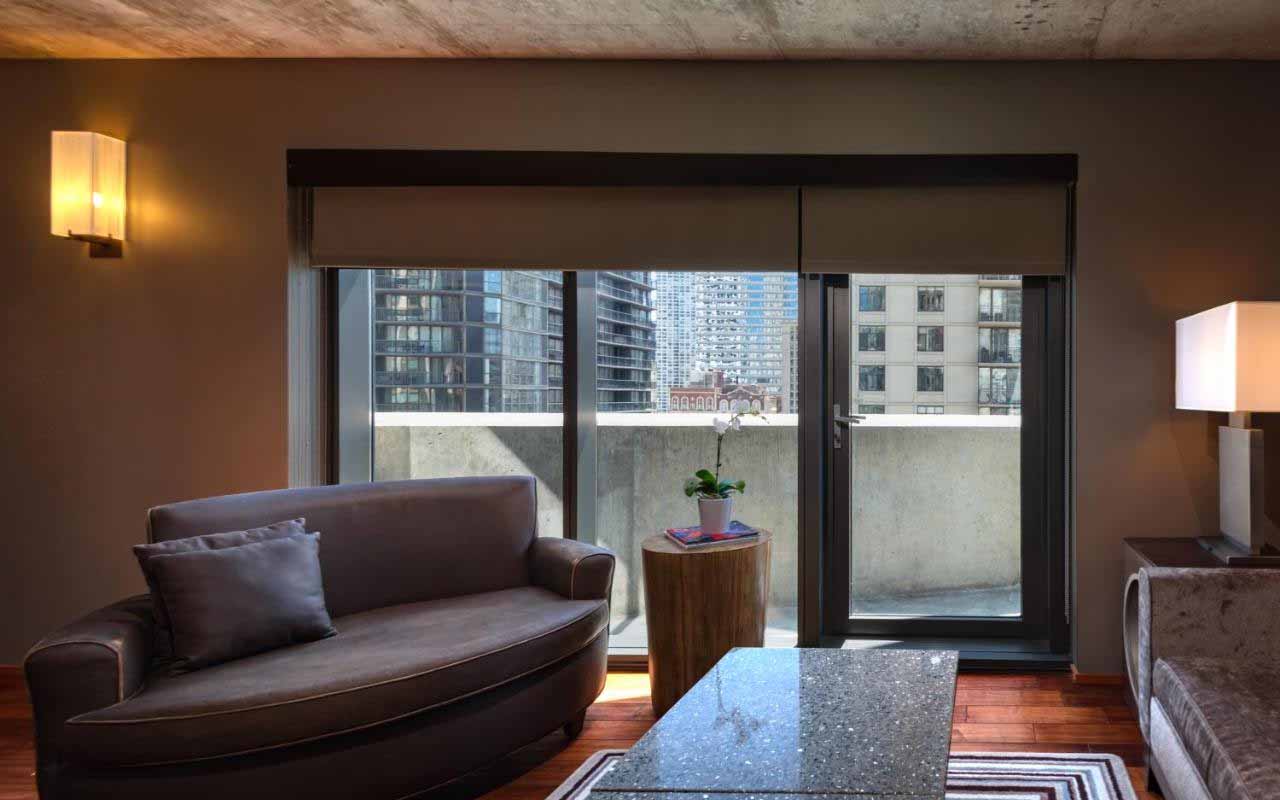 hotels with balconies in chicago