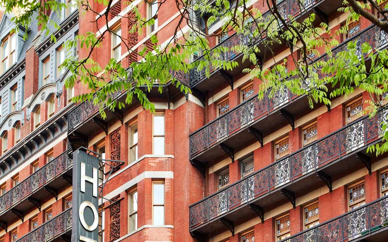 hotel with balconies-nyc