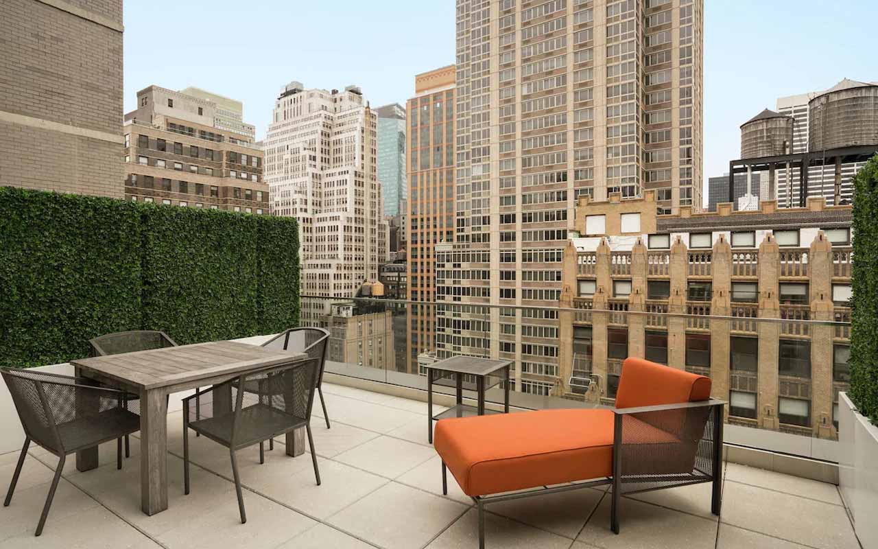 nyc hotels with-balconies