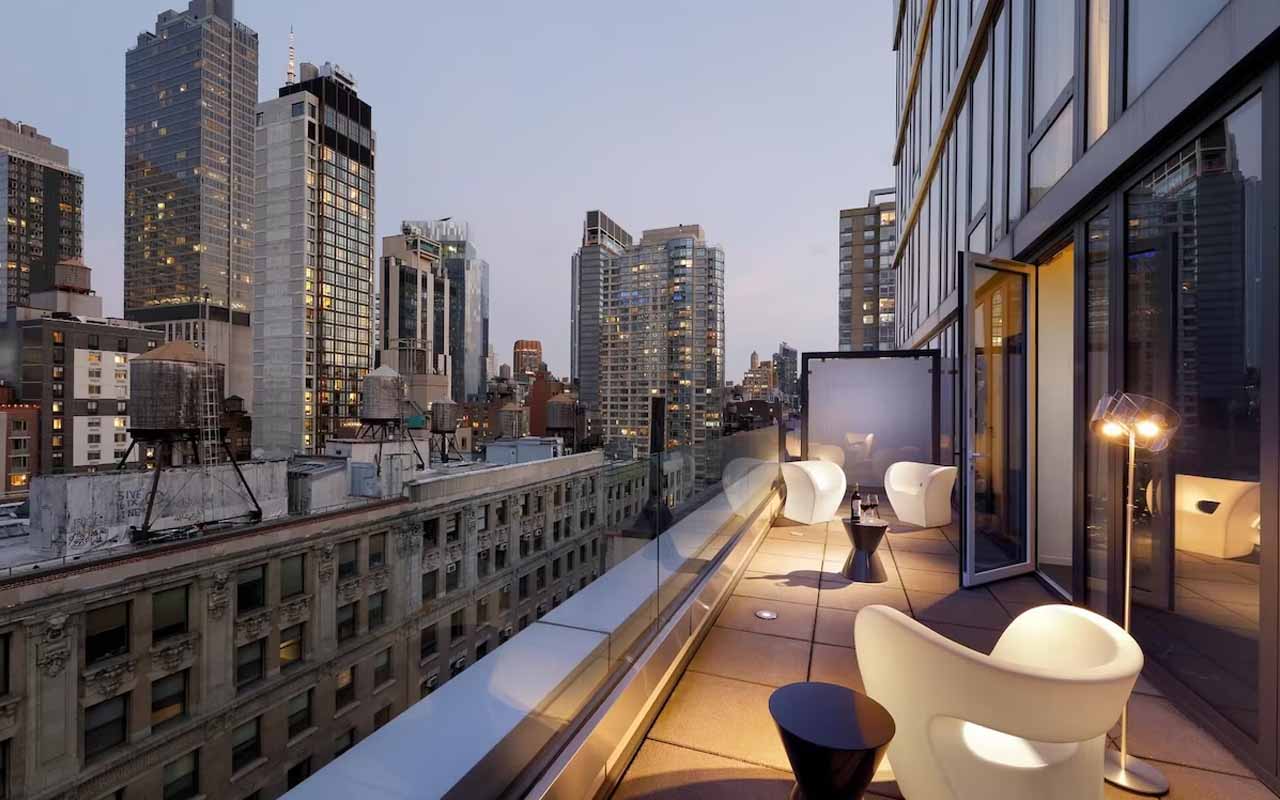 nyc-hotels-with balconies