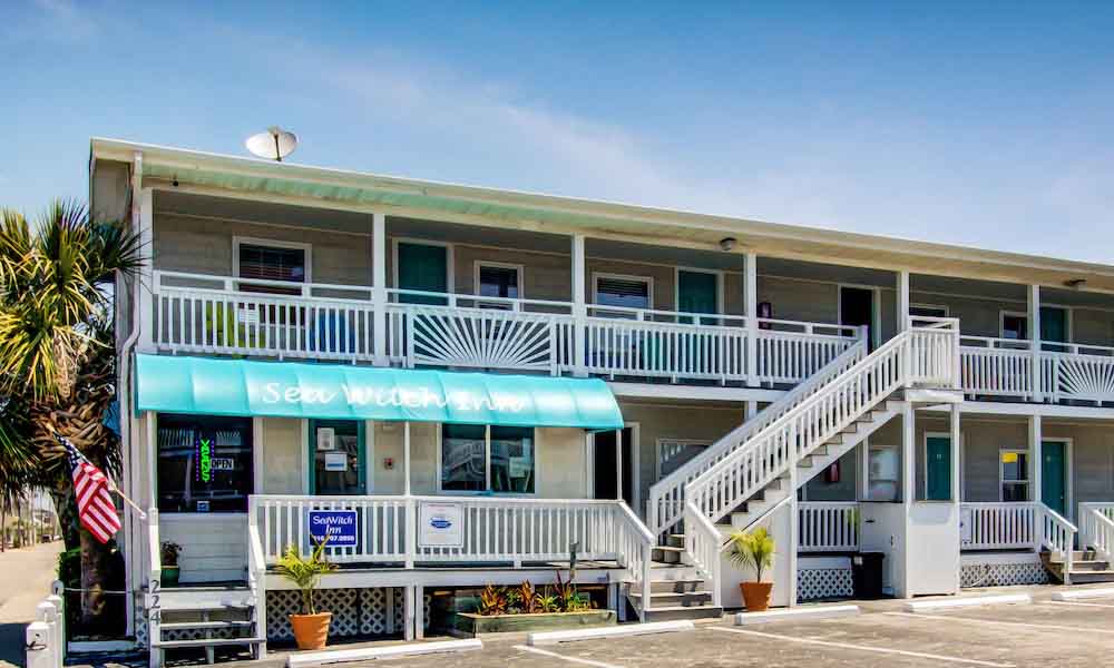 Carolina-Beach-Hotels With Balcony