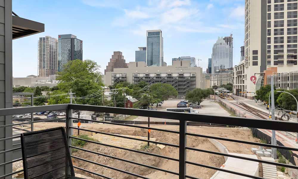 Hotels With-Balcony-Austin