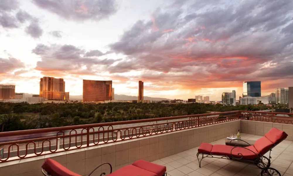 Las-Vegas Hotels-with-Balconies