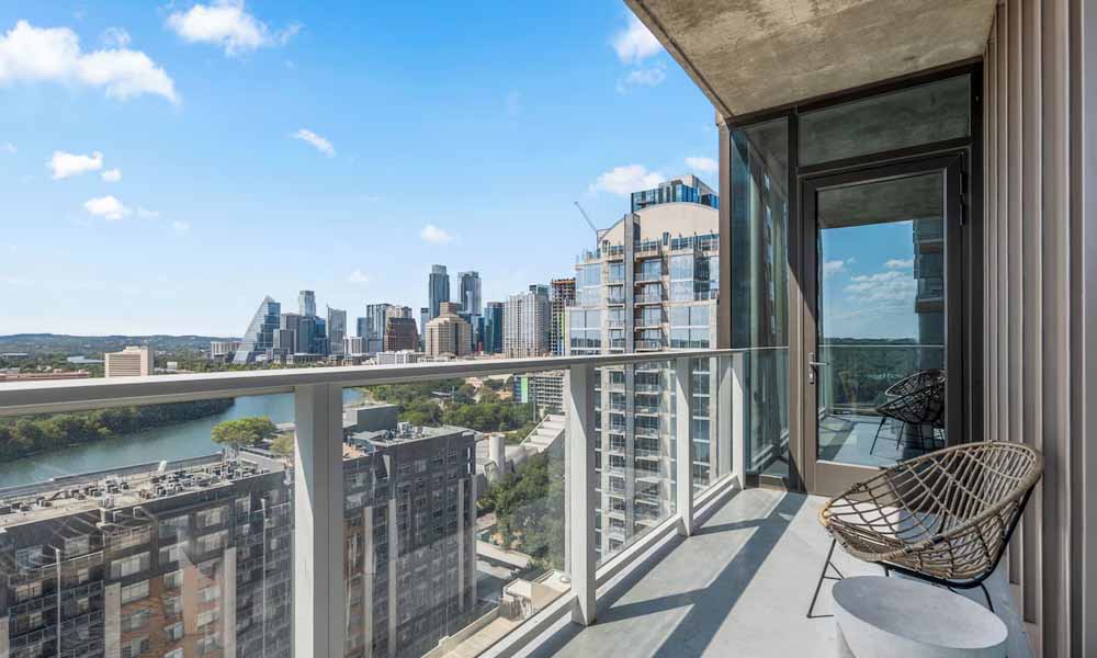 austin hotels-with-balcony