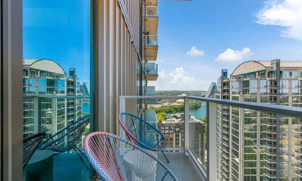 austin-hotels-with-balcony