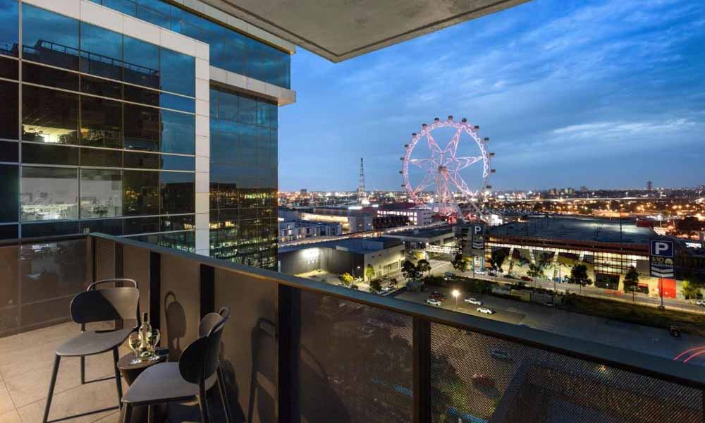 hotel with balcony melbourne