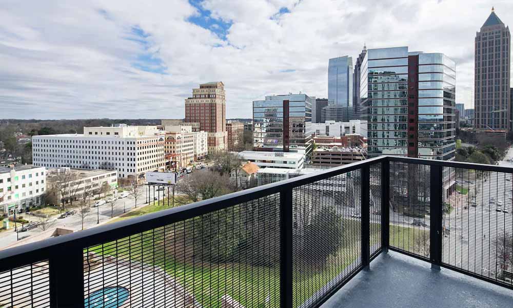 hotels-downtown-atlanta-with-balcony