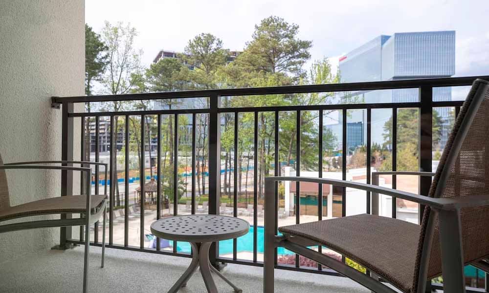 hotels in atlanta with balcony