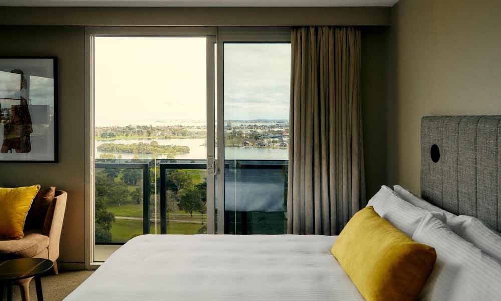 hotels-with-balconies-melbourne