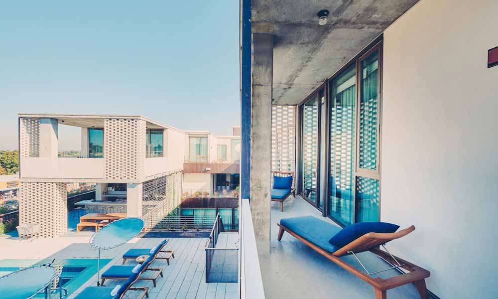 hotels with balconies in austin tx