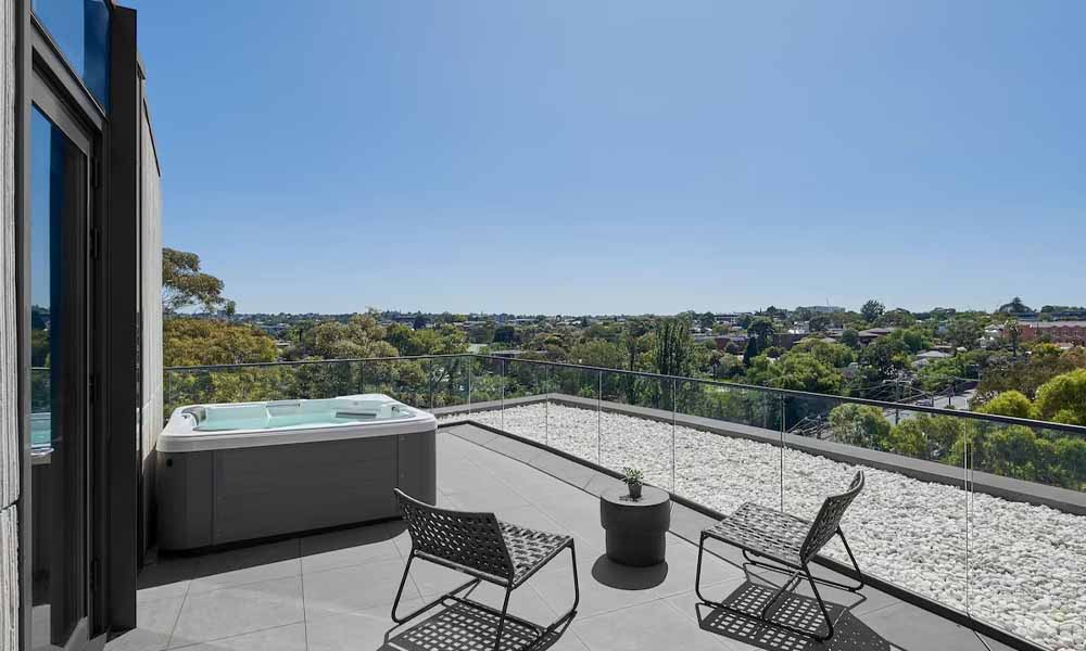 hotels with-balcony-melbourne