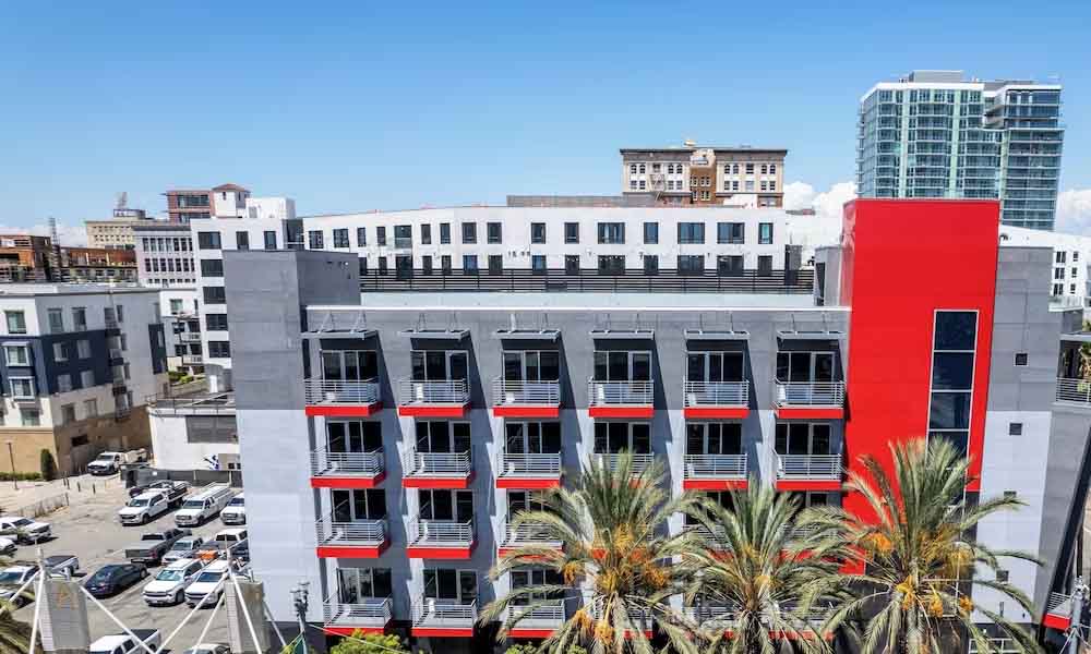 long beach-hotels-with-balcony