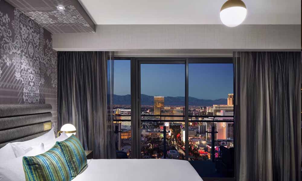 las-vegas hotels with balcony