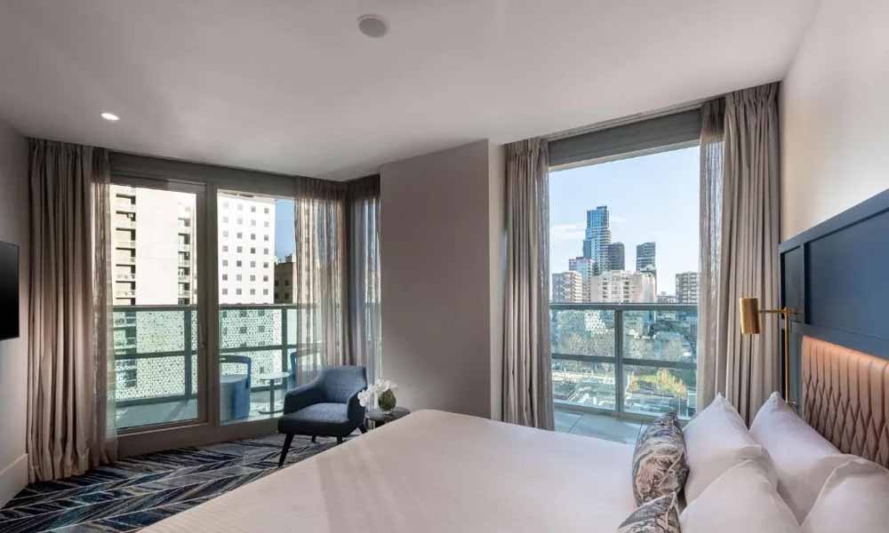 melbourne-hotels-with-balcony