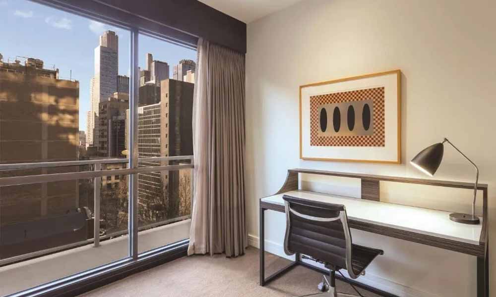 melbourne hotels with balcony-cbd