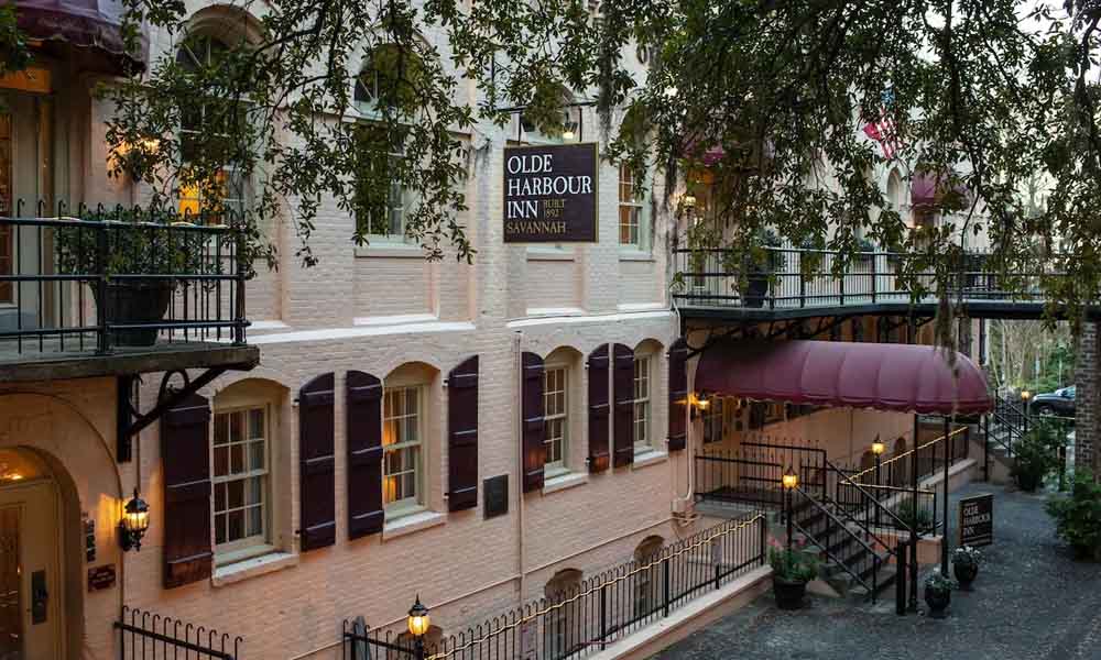 savannah-riverfront-hotels with balconies