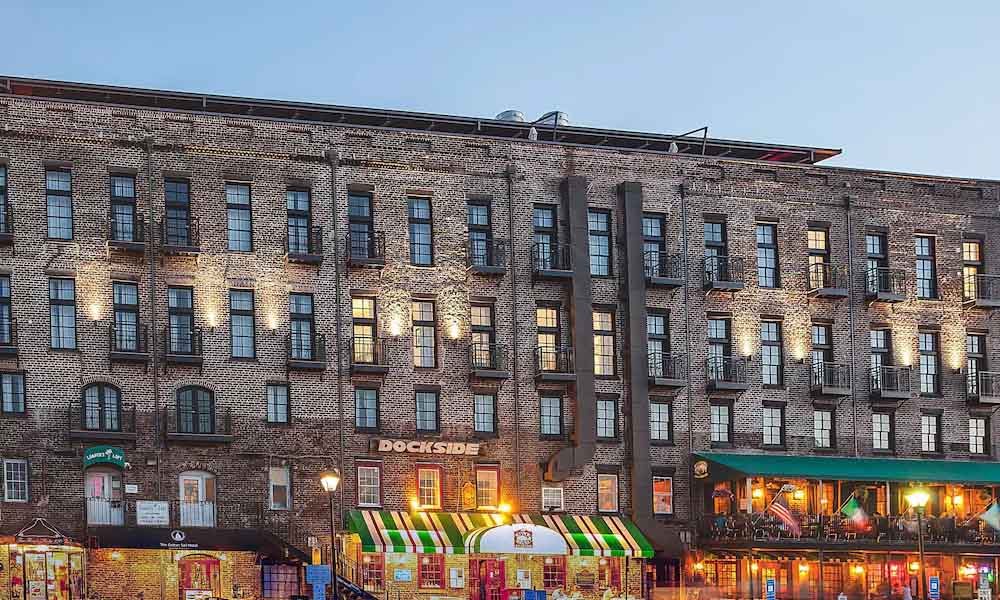 savannah riverfront-hotels-with-balconies