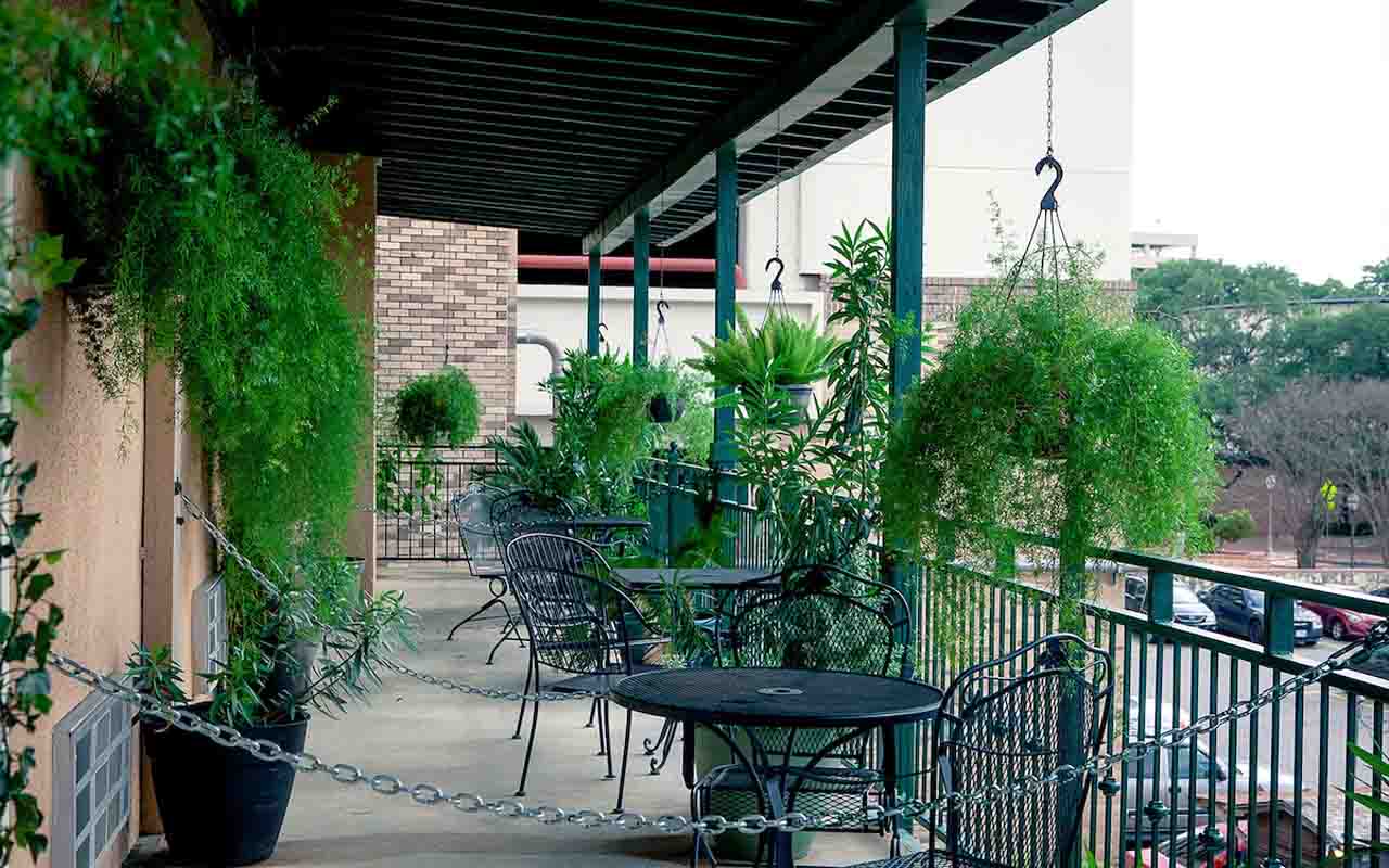 san antonio-riverwalk-hotels with balcony