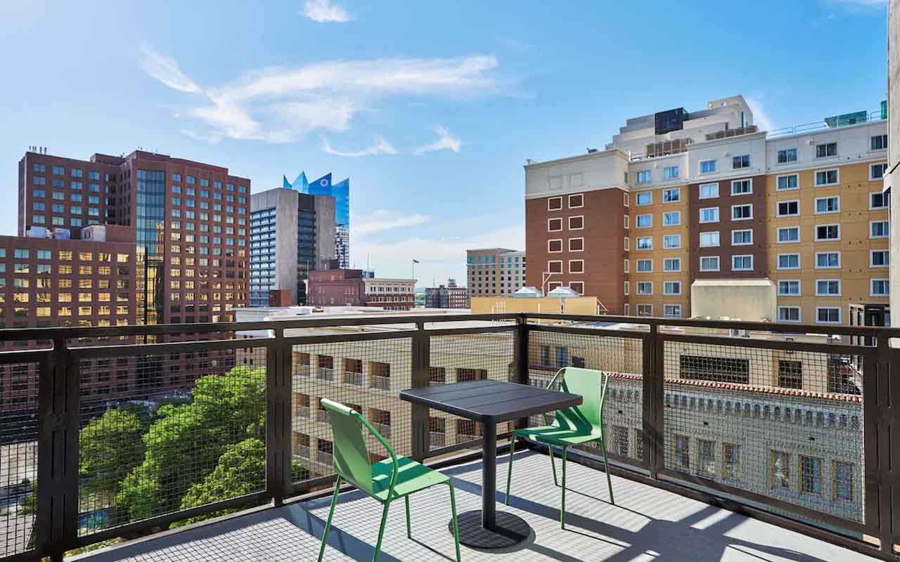 san antonio riverwalk-hotels-with-balcony