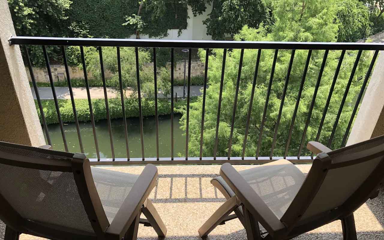 san antonio riverwalk hotels-with-balcony