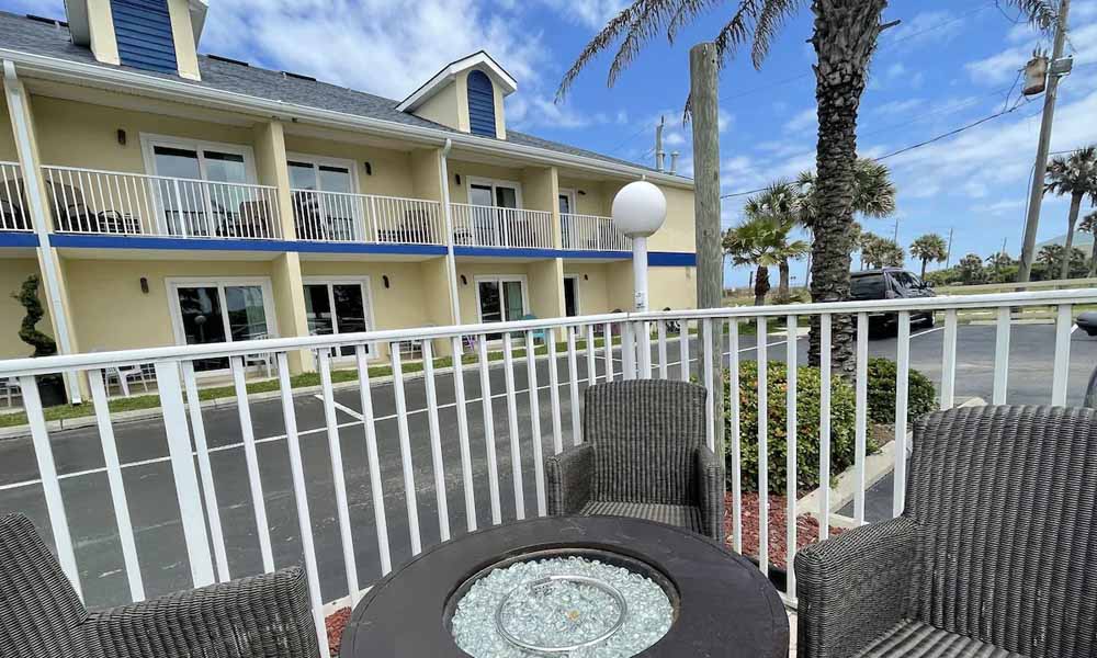 st augustine beach hotels with balcony
