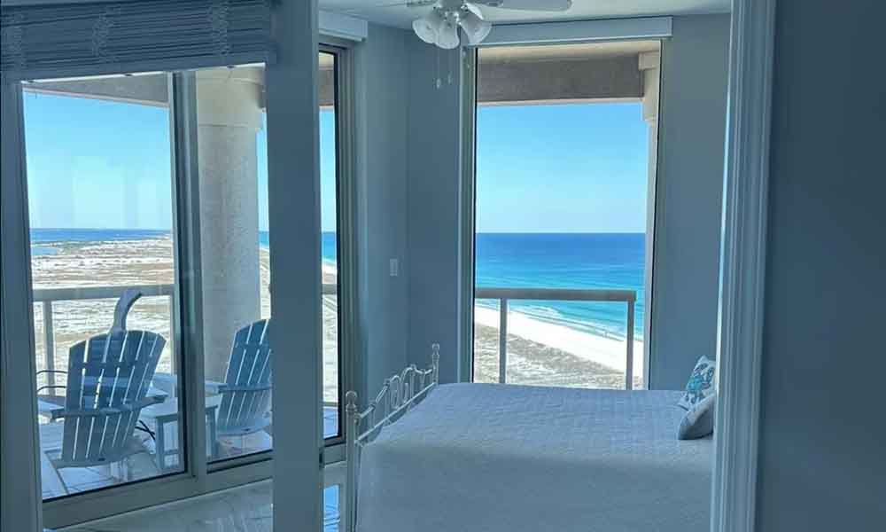 pensacola beach hotels with balcony