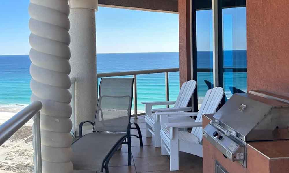 pensacola-beach hotels with balcony