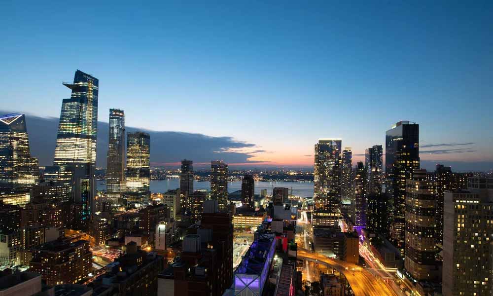 times square-hotels-with-balcony