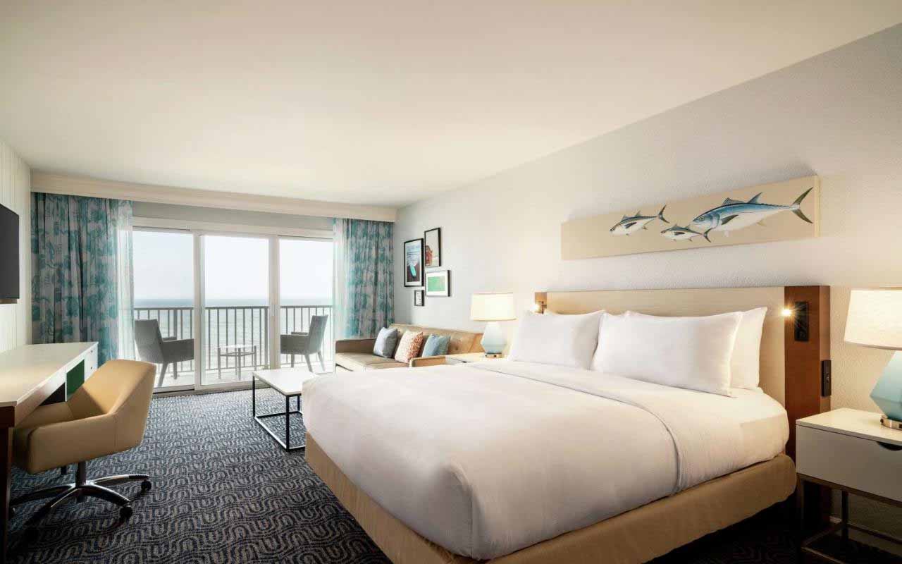ocean city maryland-boardwalk-hotel-with balcony