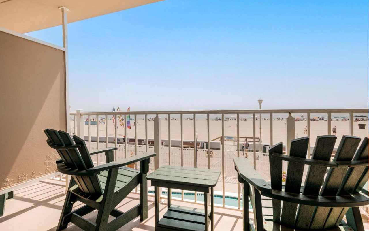 ocean-city maryland boardwalk hotel with-balcony