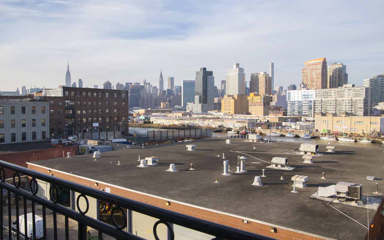 brooklyn-hotel-with-balcony