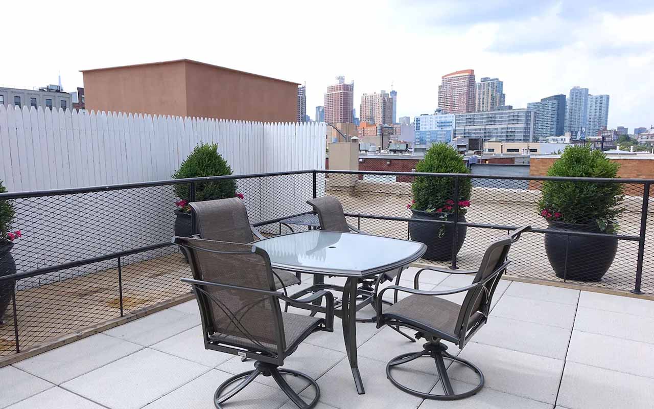 brooklyn-hotel with balcony