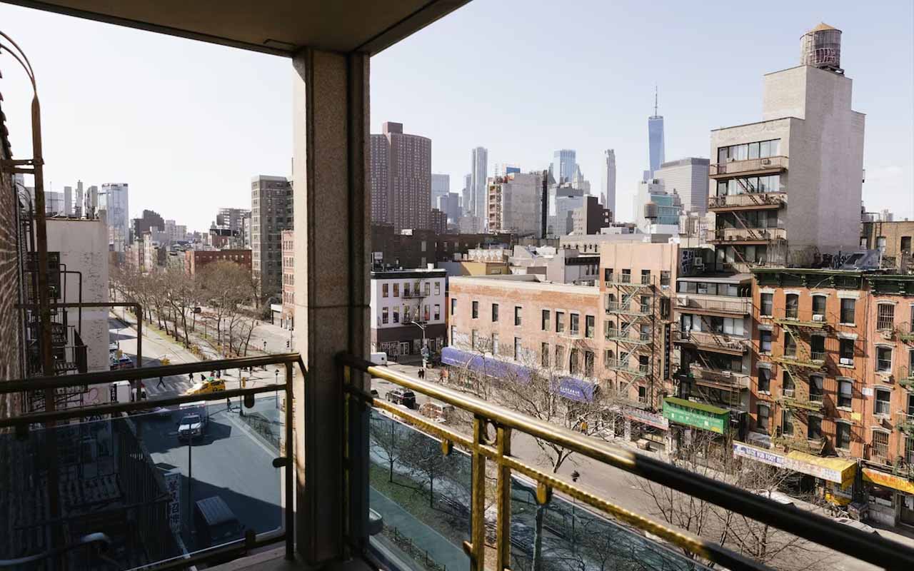 hotel in manhattan-with-balconies