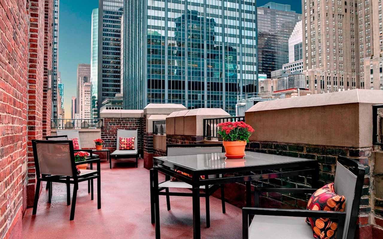 hotel-in manhattan with-balconies