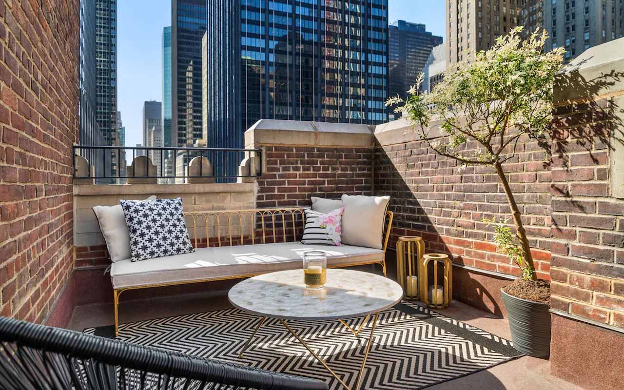 hotel-in-manhattan with balconies